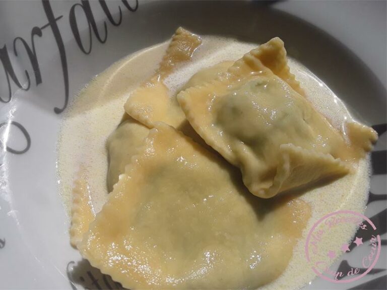 Raviolis maison épinards et ricotta, sauce au comté