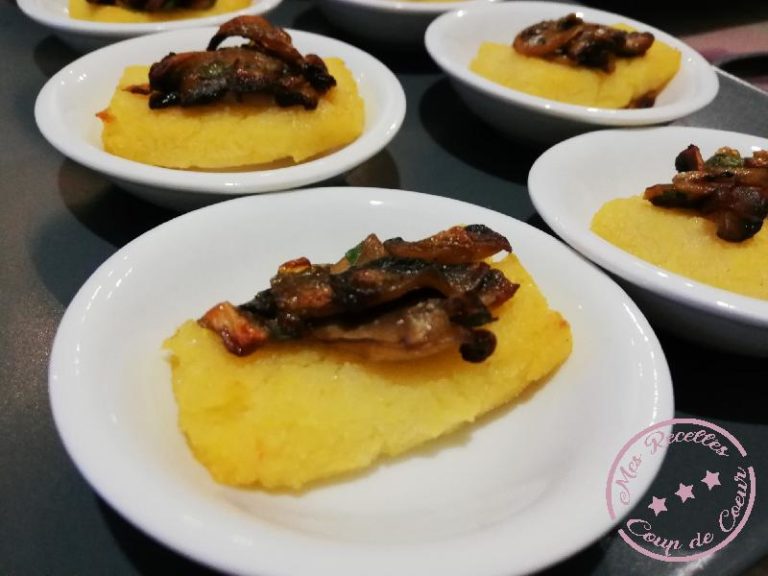 Toasts de polenta aux champignons persillés